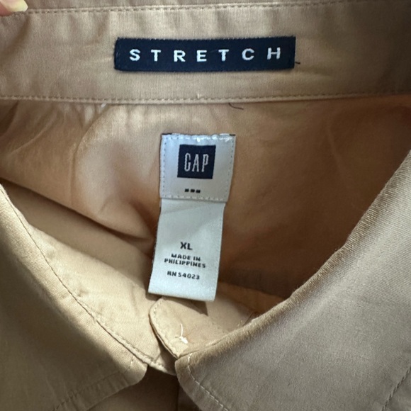 GAP Women's Beige Button Down Shirt - Picture 5 of 8